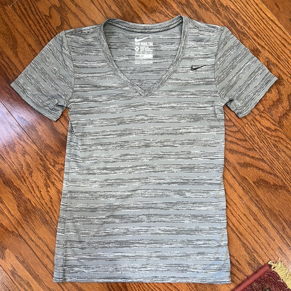 Grey Nike Dri-Fit Tee (XS)